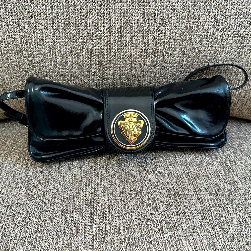 Gucci Black Patent Leather Hysteria Clutch (Preloved) 190241